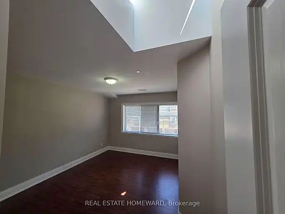 4th image of 425 Queen St E #1A