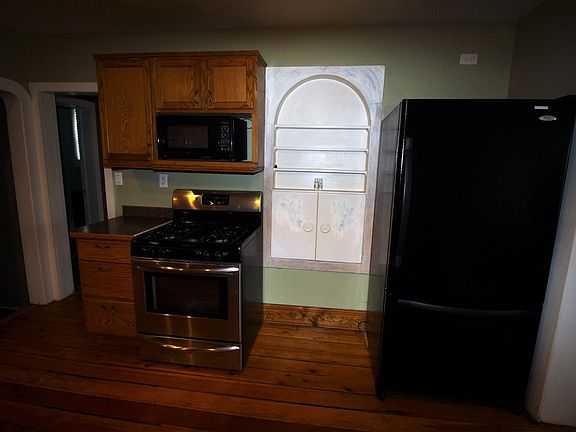 4th image of 417 6th St SE