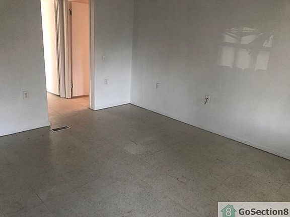 5th image of 4712 Blue Meadow Dr