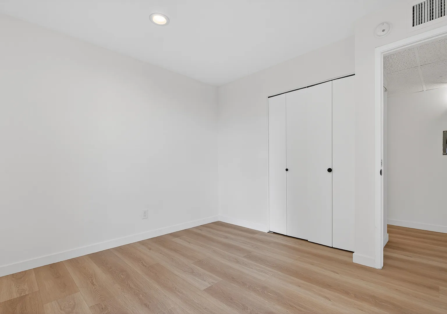 2 bed, 800 sqft, $2,799 — Photo 2