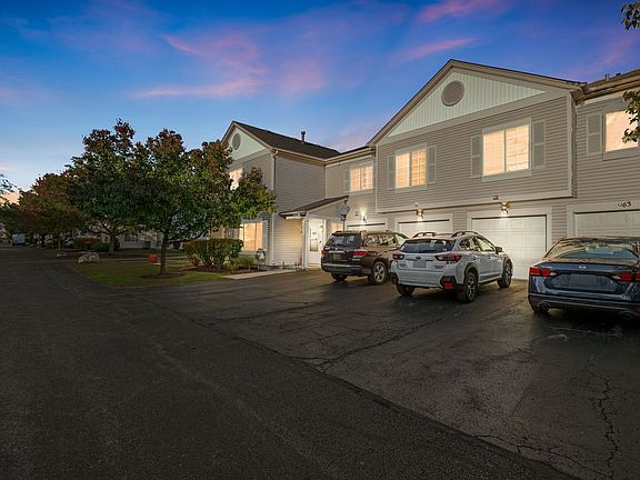 2nd image of 53 Braxton Ln #53