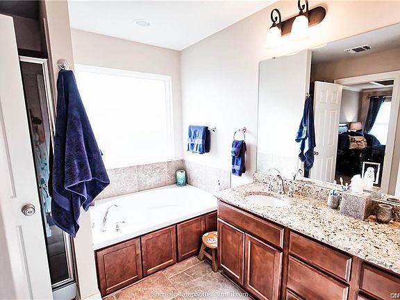 5th image of 423 Jordan Dr