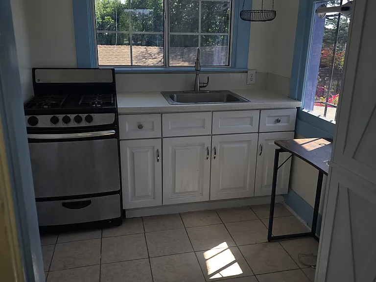 976 Manzanita St #1 — Photo 8