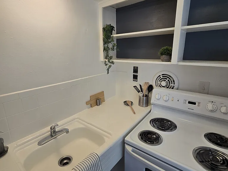 University View Apartments — Photo 20