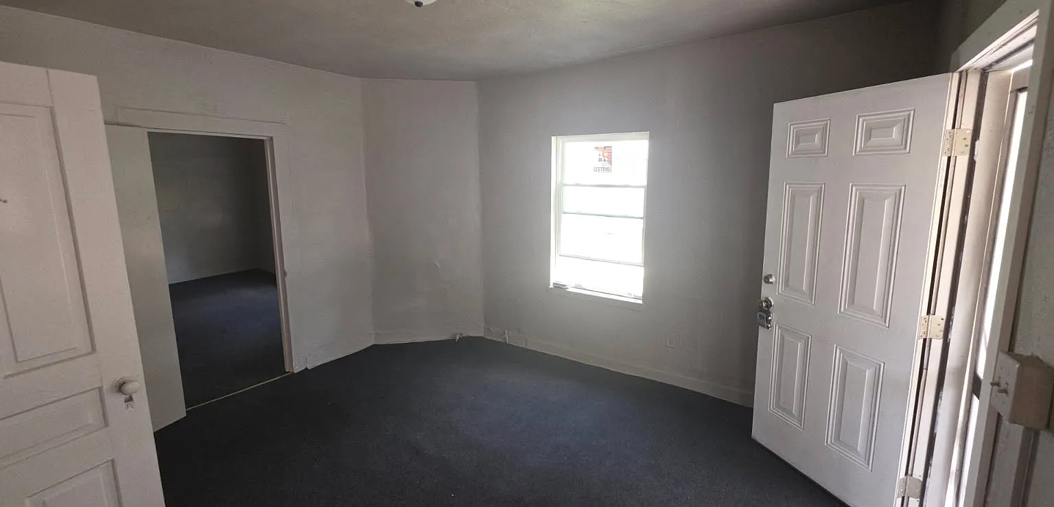 1 bed, $985 — Photo 2