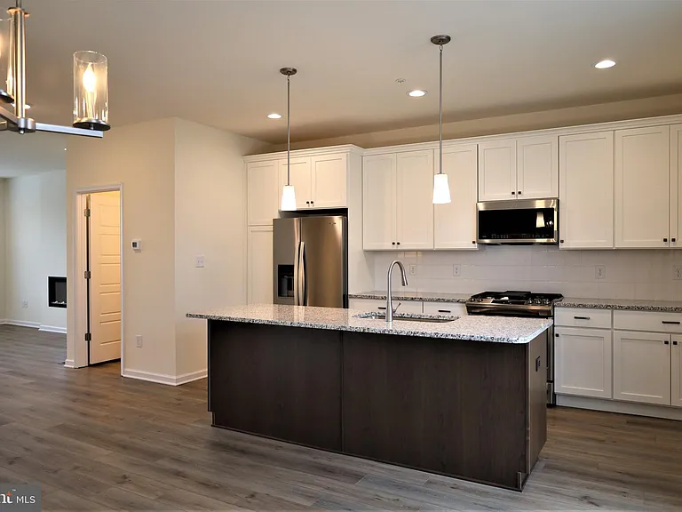 61 Becker Dr — Photo 14