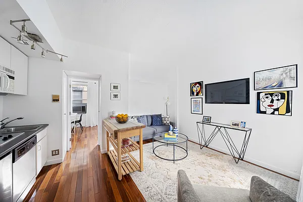 Sold by Compass | media 2