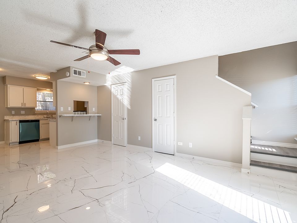 The perfect spot for casual meals or dinner parties, this dining area sits at the heart of the home_just steps from the kitchen and full of natural light.