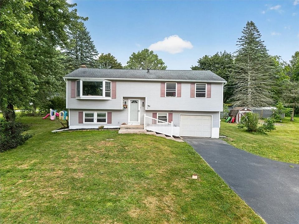 1st image of 4264 Witherden Rd