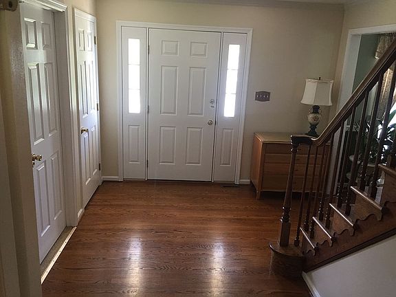 Foyer to Front Door