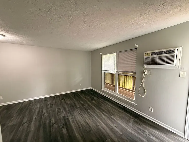 2021 Cambridge Dr #10 — Photo 14