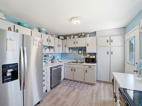 3rd image of 5158 Isabella Dr
