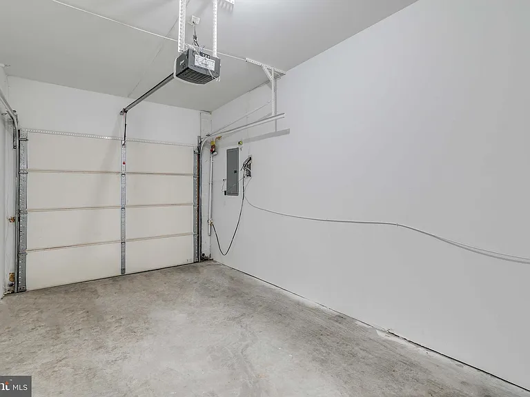 228 W George St #218 — Photo 42