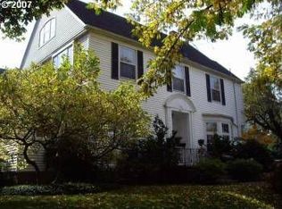 2030 NE Knott St, Portland, OR 97212