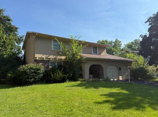 682 Berkeley Pl N, Westerville, OH 43081