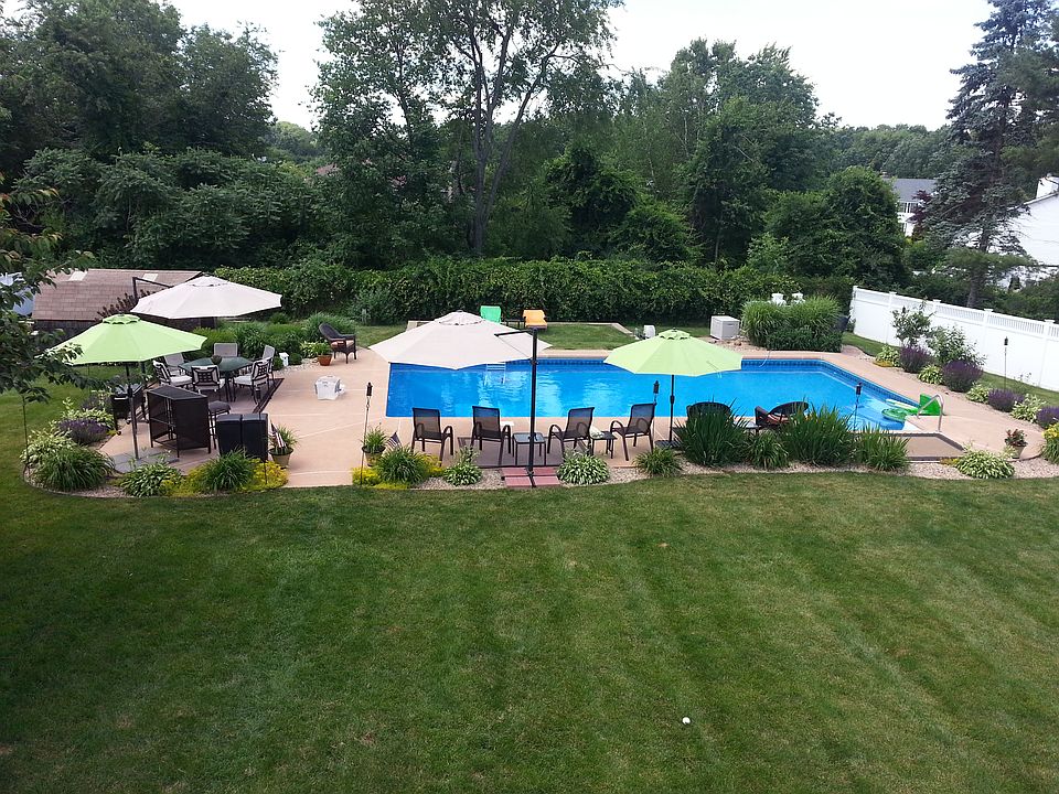 Resort-like private backyard