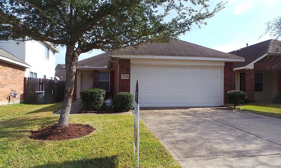 1st image of 14323 Hillard Green Ln