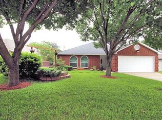 657 Blair Dr, Lewisville, TX 75057