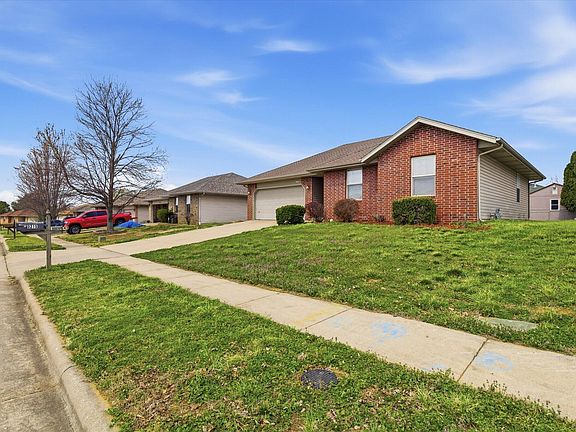 3rd image of 3215 W Bergman Street