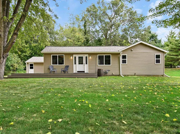 N2832 N Lake Point Dr, Lodi, WI 53555