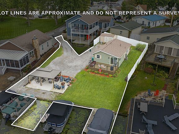 3rd image of 11162 Maple Dr