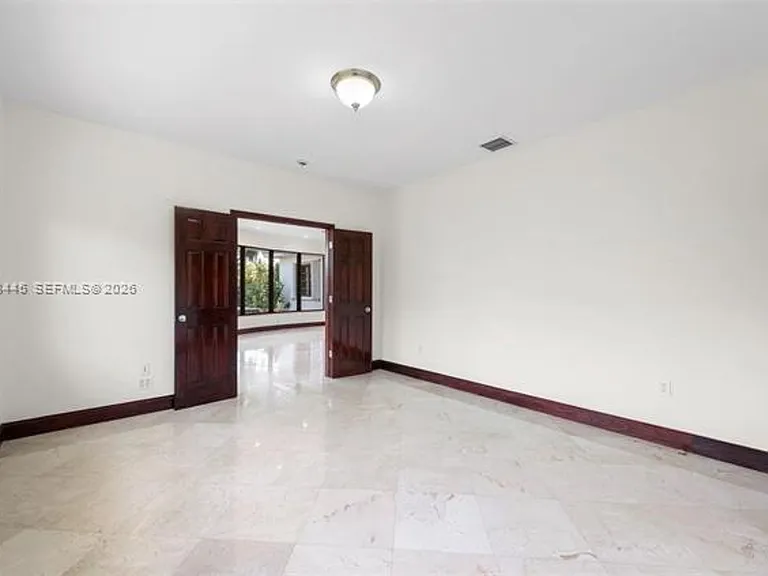 540 S Shore Dr — Photo 35