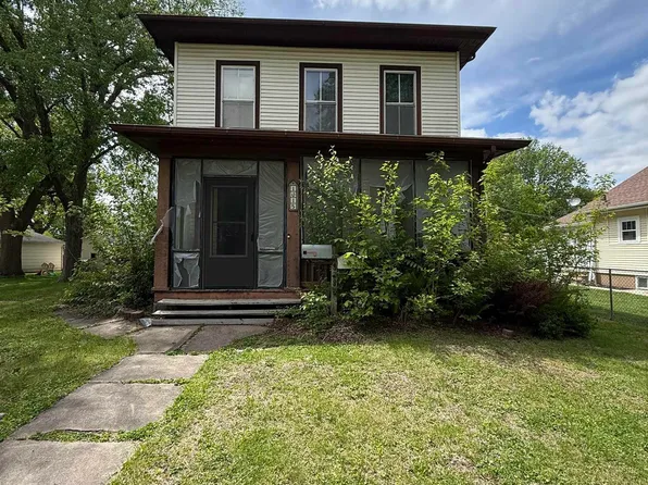1015 S Starr Ave, Burlington, IA 52601