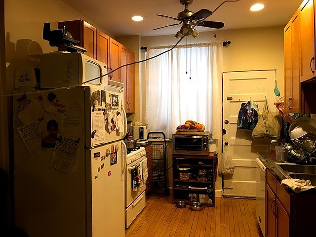 2nd image of 1112 W Ardmore Ave APT 1