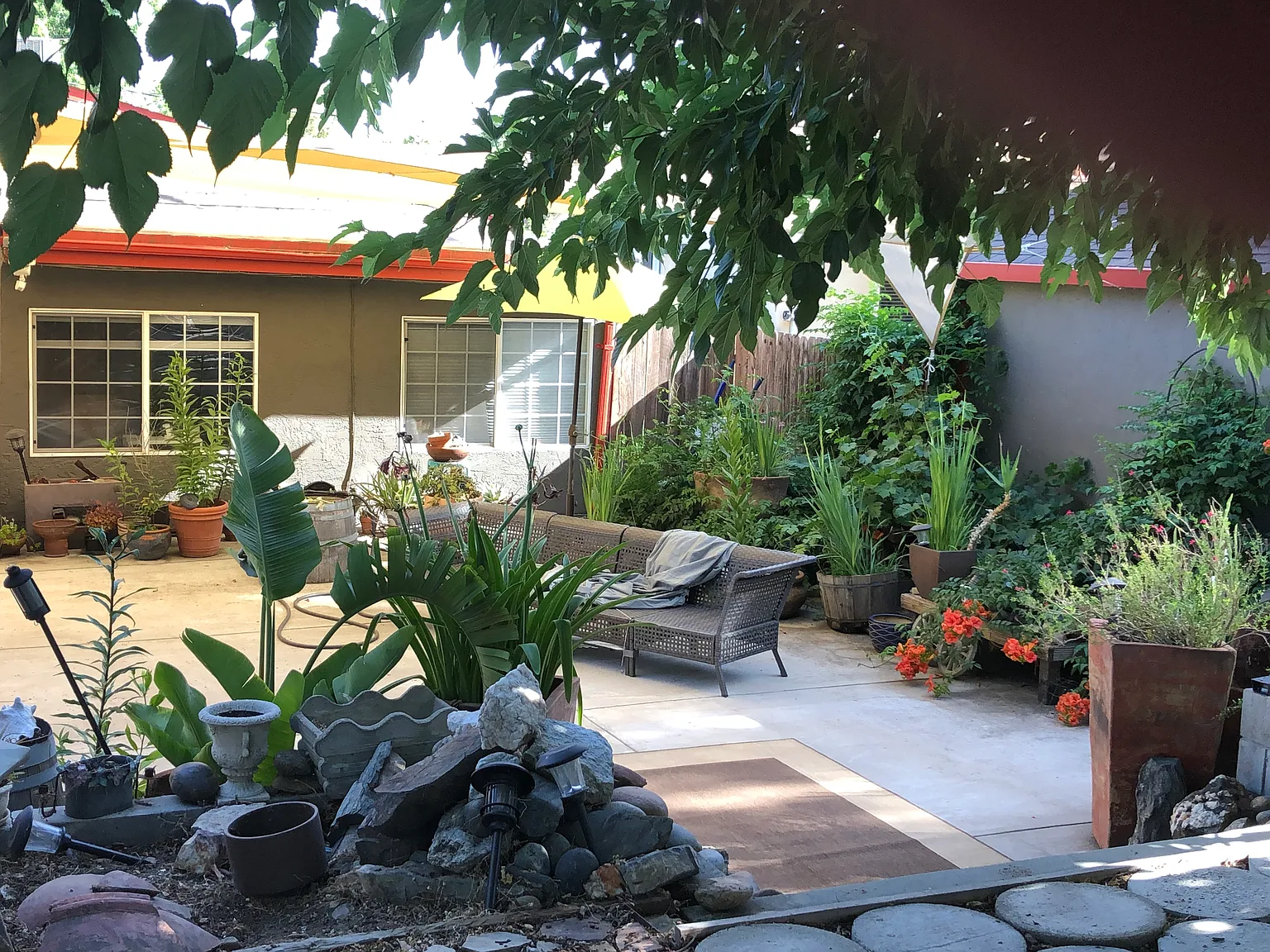 1227 W Walnut St — Photo 2