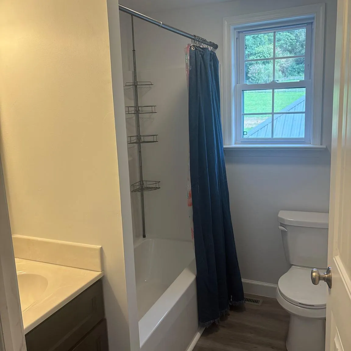 3 bed, 1.5 bath, 2492 sqft, $1,700 — Photo 4