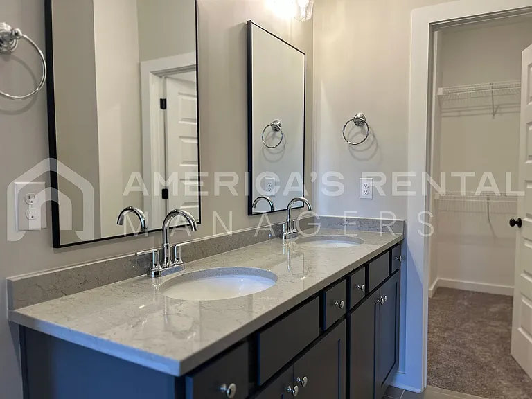 4826 Silas Ave — Photo 18