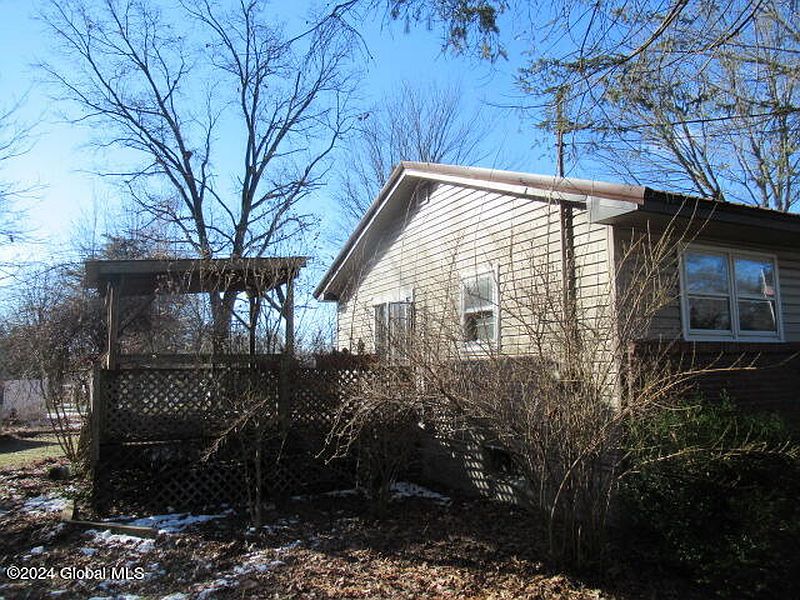 3rd image of 31 Evans Road