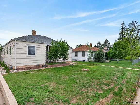 2nd image of 1911 Garrett St