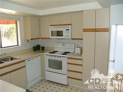 4th image of 255 Avenida Granada #111