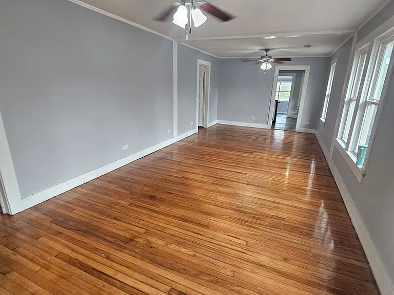 735 Floyd St — Photo 3