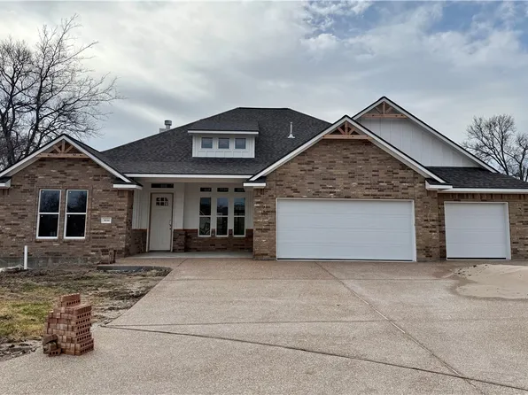 3616 Dawn Ct, Bryan, TX 77802