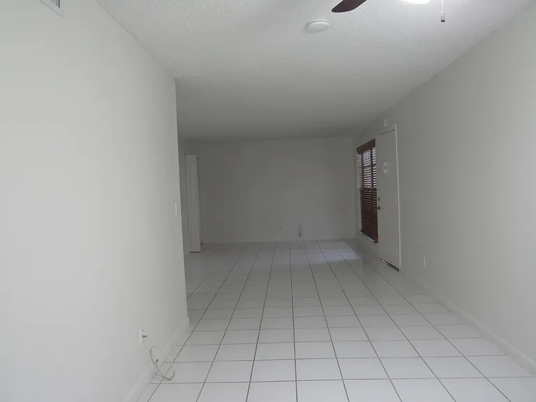 2110 SE Edler Dr — Photo 4