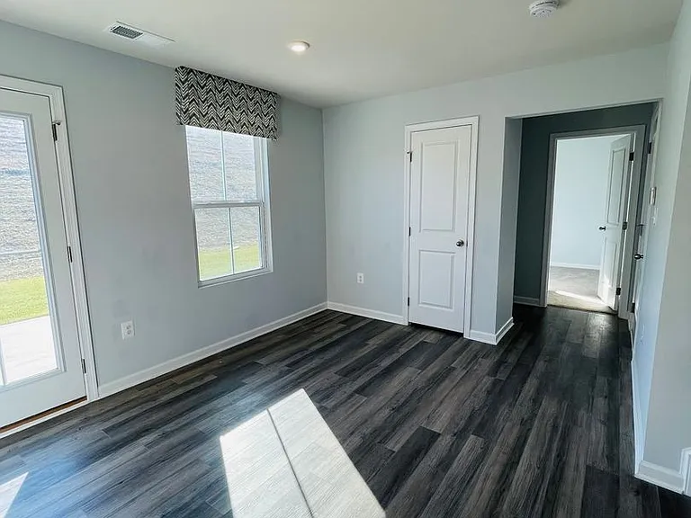 2065 Tailor Dr — Photo 9