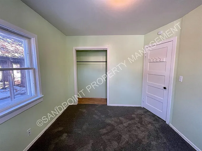 920 Larch St — Photo 17