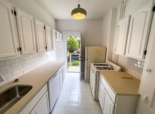 72-45 60th Ln #1L, Ridgewood, NY 11385