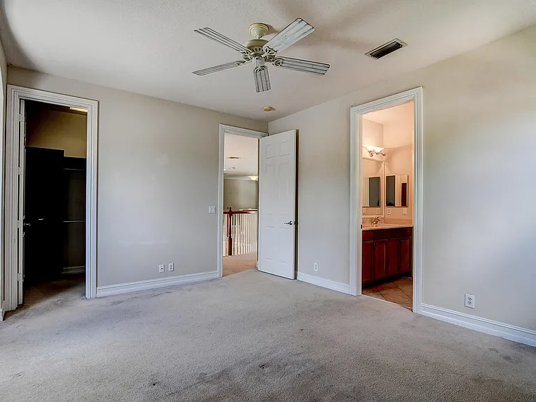 670 Edgebrook Ln — Photo 32