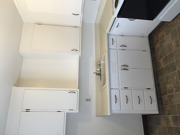 3rd image of 801 Stannage Ave APT 06