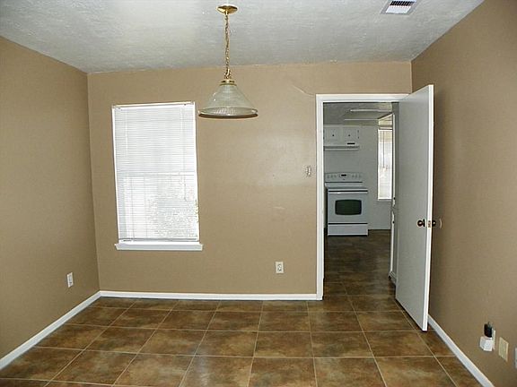 5th image of 7215 Autumn Grove Dr