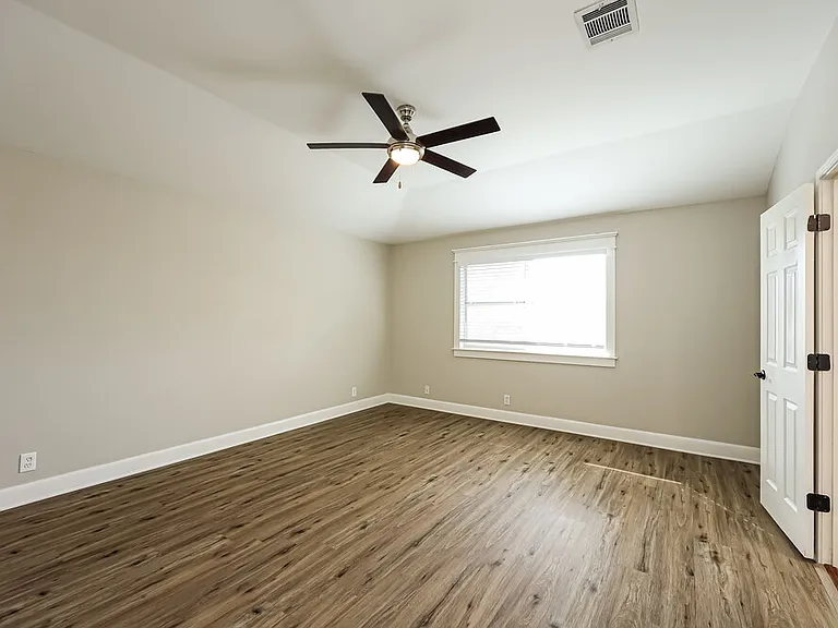 607 Limestone Flt — Photo 10