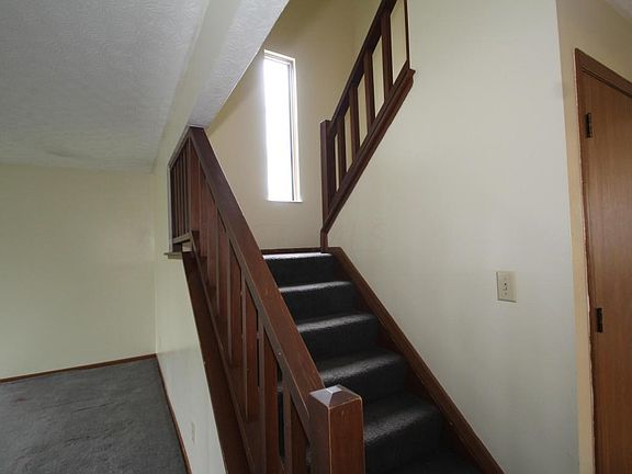 3rd image of 7164 Feather Ct