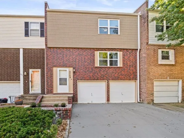 3729 NE Colonial Dr, Lees Summit, MO 64064