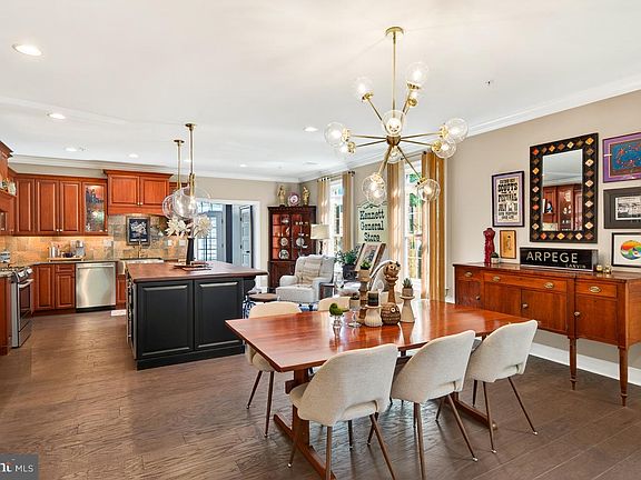 4th image of 601 Magnolia Ct
