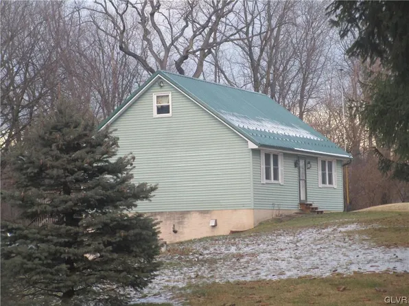 308 Sleepy Hollow Dr, Mohrsville, PA 19541