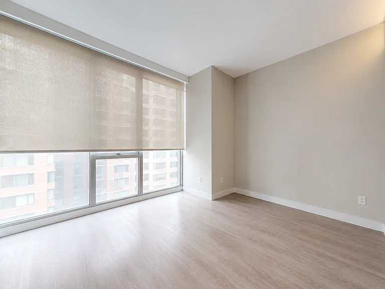 237 E 34th St #1103 — Photo 10