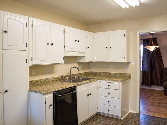 2nd image of 6504 Ponderosa Ave NE